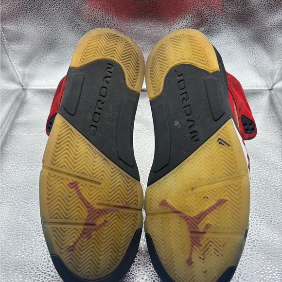 Air Jordan 5 Raging Bull - Picture 3 of 6